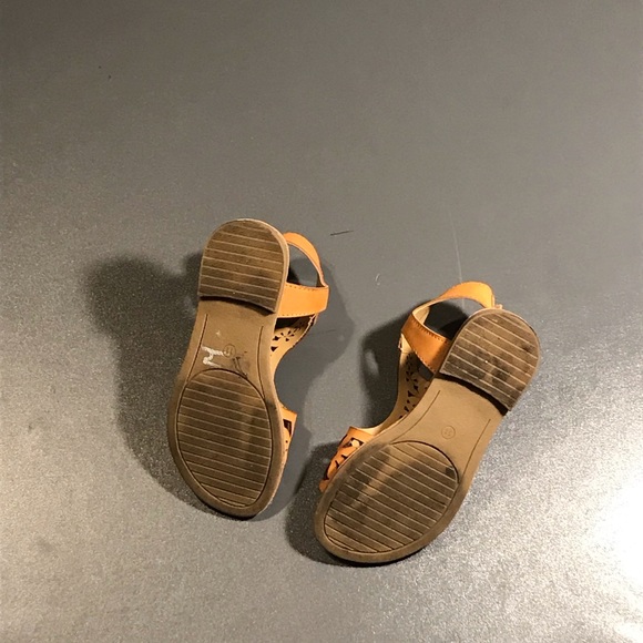 Rachel Shoe Girls Size 11M Tan Velcro sandals - Picture 4 of 5